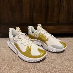 Under Armour Flow FUTR X3 - NEW, Never Worn
